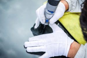 auto glass repairing